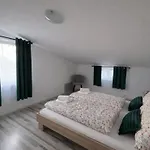 Sunset Apartment *