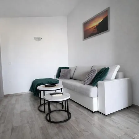 Sunset Apartment *