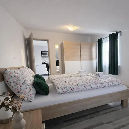 Sunset Apartment *