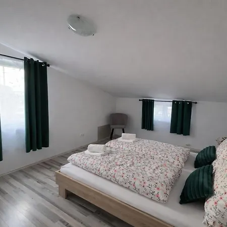 Sunset Apartment *